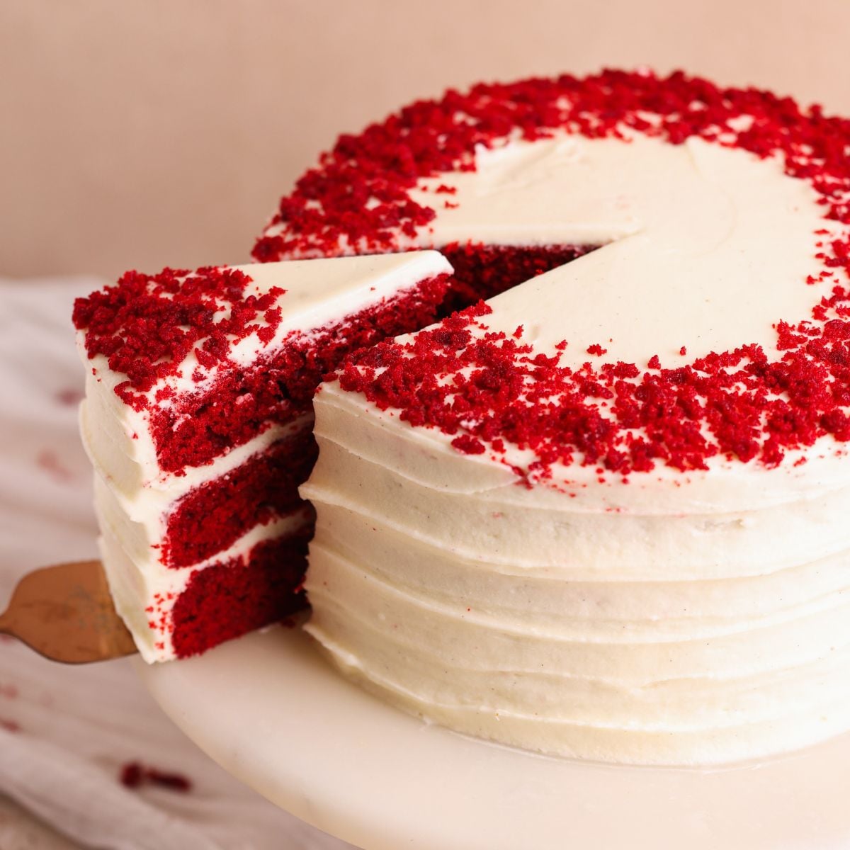 Red Velvet Cake Perfection: Balanced Flavor & Velvety Moist Texture